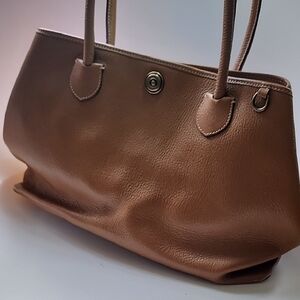 Elegant Tan Leather Tote Bag